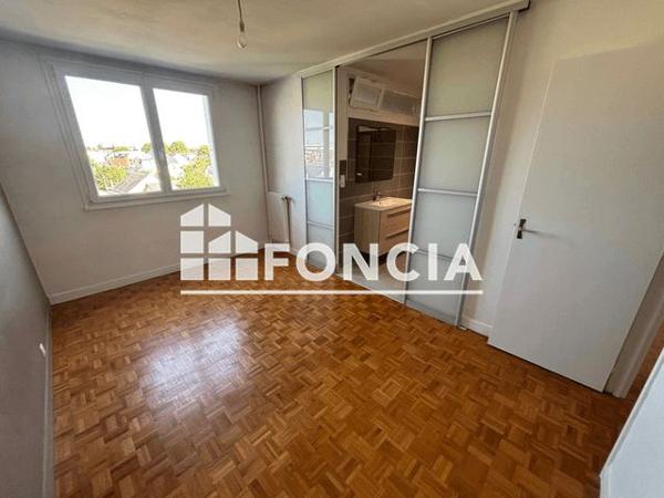 Location Appartement 2 pièces 74.3 m² - 30 BOULEVARD TONNELLE Tours 37000