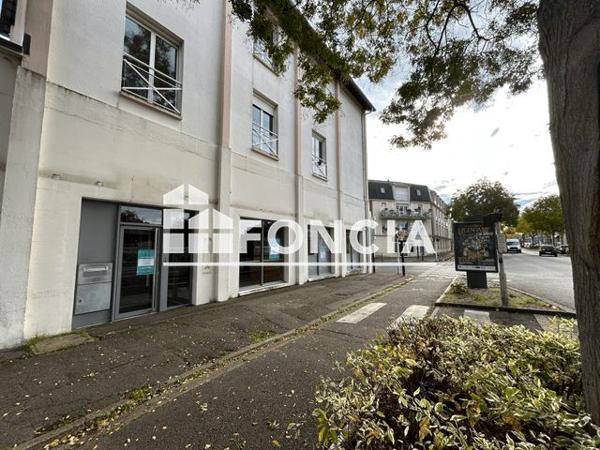 Location Local commercial 4 pièces 150 m² - 25 RUE DE LA REPUBLIQUE Luisant 28600