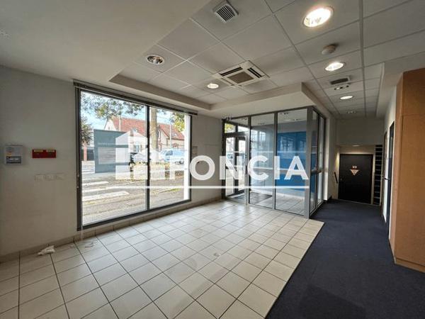 Location Local commercial 4 pièces 150 m² - 25 RUE DE LA REPUBLIQUE Luisant 28600