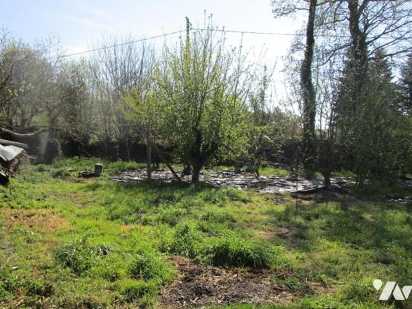 TERRAIN A BATIR DE 620m² + 2 BOX FERMÉS