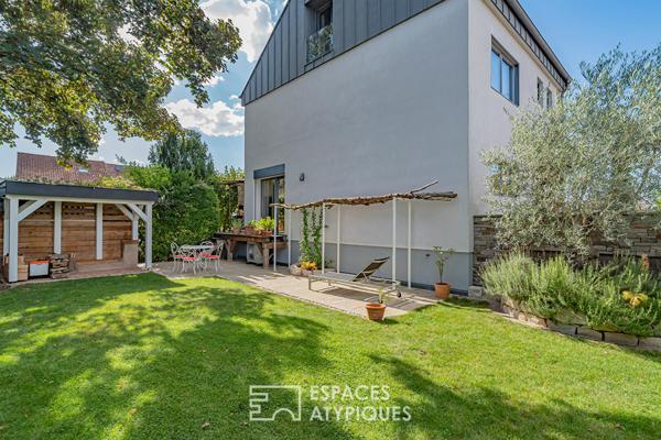 Maison des années 60 rénovée et son jardin arboré