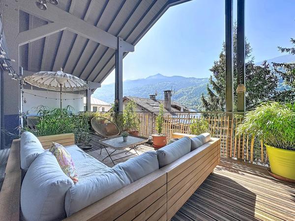 Appartement dernière étage au centre ville sans vis à vis avec terrasse