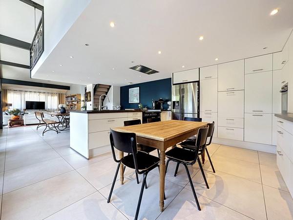 Appartement dernière étage au centre ville sans vis à vis avec terrasse