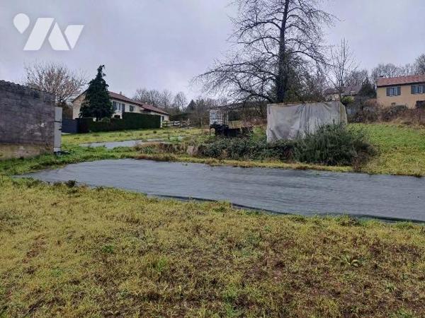 ROSIERES AUX SALINES

Beau terrain sur les hauteurs à viabiliser d'environ 1 117m² avec façad...