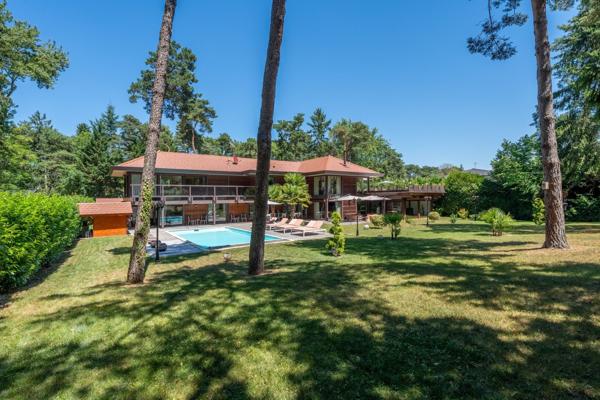 Vente Maison de luxe Sciez 9 Pièces 448 m²