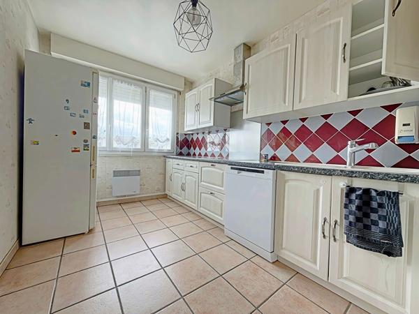 APPARTEMENT DE TYPE 4 BALCON ET GARAGE REIMS SECTEUR DAUPHINOT