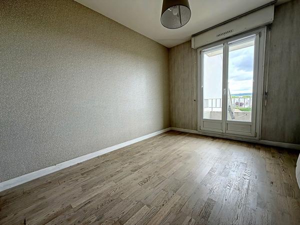 APPARTEMENT DE TYPE 4 BALCON ET GARAGE REIMS SECTEUR DAUPHINOT