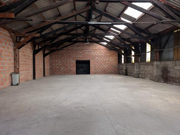 33500 LIBOURNE - Entrepôt / local commercial