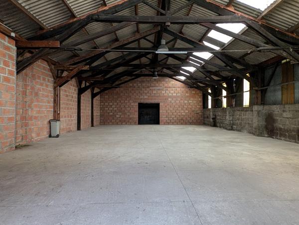 33500 LIBOURNE - Entrepôt / local commercial