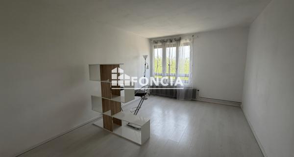 À vendre Studio 27.38 m² - Beauvais 60000