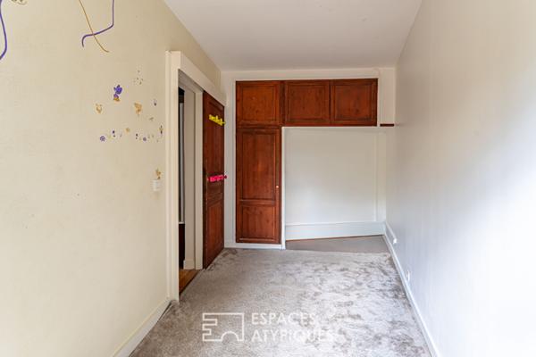 Maison avec bardage bois et jardin dans le centre de Chaville