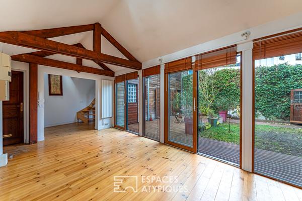 Maison avec bardage bois et jardin dans le centre de Chaville