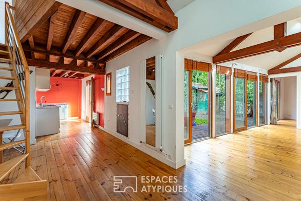 Maison avec bardage bois et jardin dans le centre de Chaville