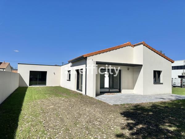 Maison
         5 pièces
        - 136 m² Bien prestige 449 000 € *