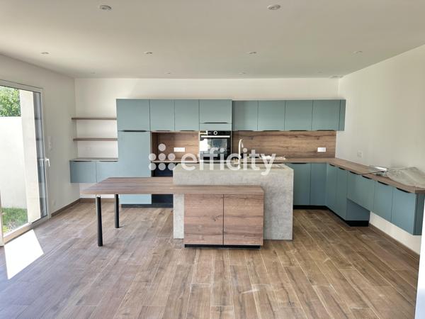 Maison
         5 pièces
        - 136 m² Bien prestige 449 000 € *