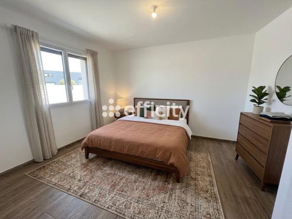 Maison
         5 pièces
        - 136 m² Bien prestige 449 000 € *