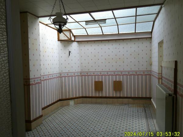 MAISON VOLUMINEUSE  CENTRE VILLE pleine de potentialites TRES RARE