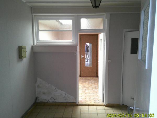 MAISON VOLUMINEUSE  CENTRE VILLE pleine de potentialites TRES RARE