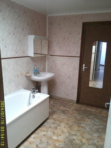 MAISON VOLUMINEUSE  CENTRE VILLE pleine de potentialites TRES RARE