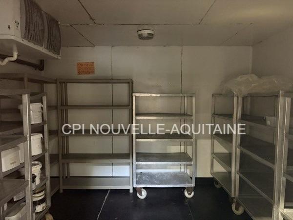 Angoulême, boucherie/ charcuterie/ traiteur environ 747 m²
