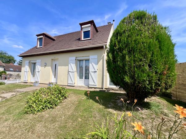 Maison
         6 pièces
        - 126 m² Exclusivité 315 000 € *