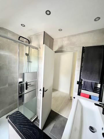 Maison
         6 pièces
        - 126 m² Exclusivité 315 000 € *