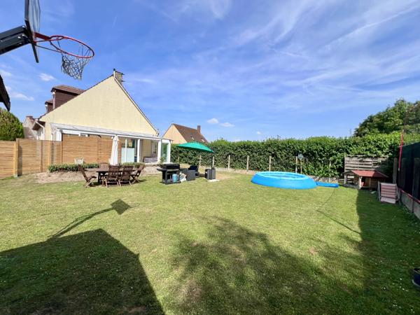 Maison
         6 pièces
        - 126 m² Exclusivité 315 000 € *