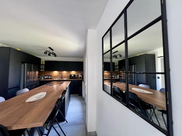 Maison
         6 pièces
        - 126 m² Exclusivité 315 000 € *