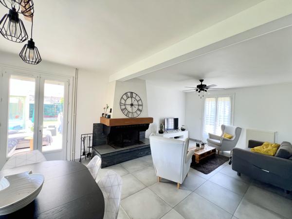 Maison
         6 pièces
        - 126 m² Exclusivité 315 000 € *