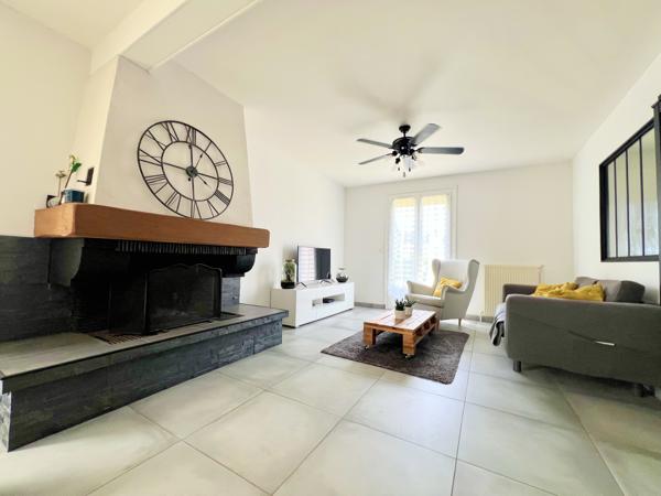 Maison
         6 pièces
        - 126 m² Exclusivité 315 000 € *