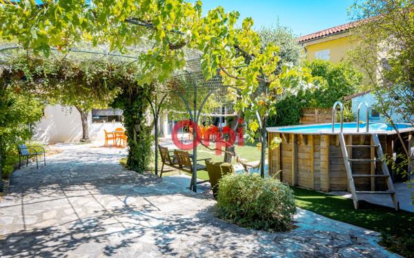 Maison à vendre    5 pièces •  Marseille 12