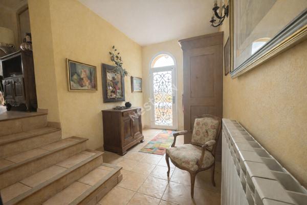 Maison de prestige à vendre à Toulon FARON de 8 pièces, piscine, grand terrain