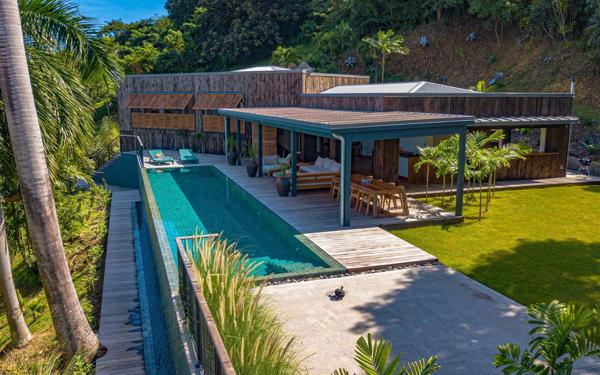 Maison à vendre    7 pièces • 310 m2 Le François