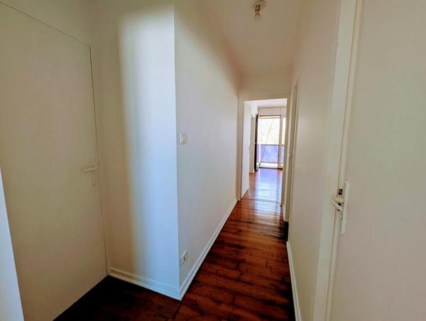 Appartement traversant et lumineux - Bordeaux St Croix- gare St Jean- Ascenseur - T3 de 72m²