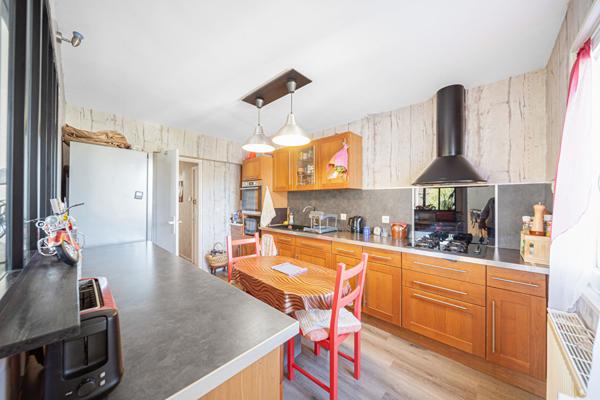 EXCLUSIVITE NESTENN ! CHARMANTE MAISON FAMILIALE AVEC LOGEMENT INDEPENDANT A CHATENOY-LE-ROYAL