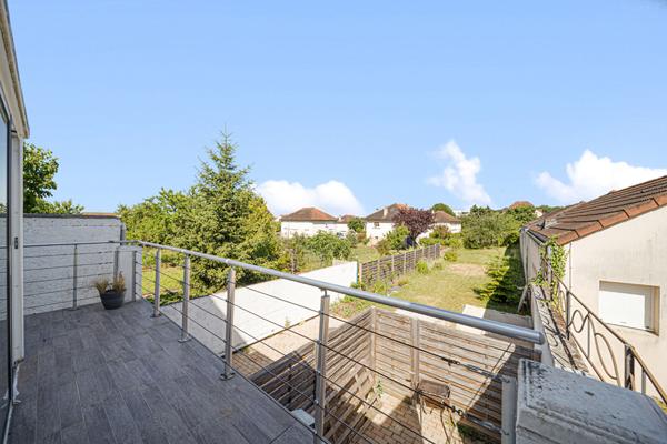 EXCLUSIVITE NESTENN ! CHARMANTE MAISON FAMILIALE AVEC LOGEMENT INDEPENDANT A CHATENOY-LE-ROYAL