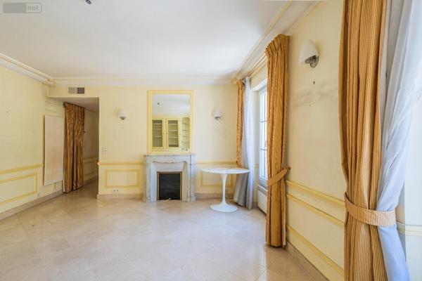 Appartement à rénover à vendre à Paris 7e arrondissement à Paris (75007), ref : 2025BRE   
BRETEUIL