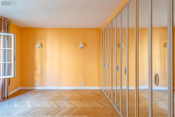 Appartement à rénover à vendre à Paris 7e arrondissement à Paris (75007), ref : 2025BRE   
BRETEUIL