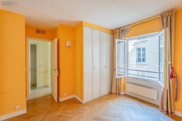 Appartement à rénover à vendre à Paris 7e arrondissement à Paris (75007), ref : 2025BRE   
BRETEUIL