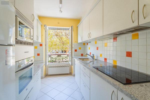 Appartement à rénover à vendre à Paris 7e arrondissement à Paris (75007), ref : 2025BRE   
BRETEUIL