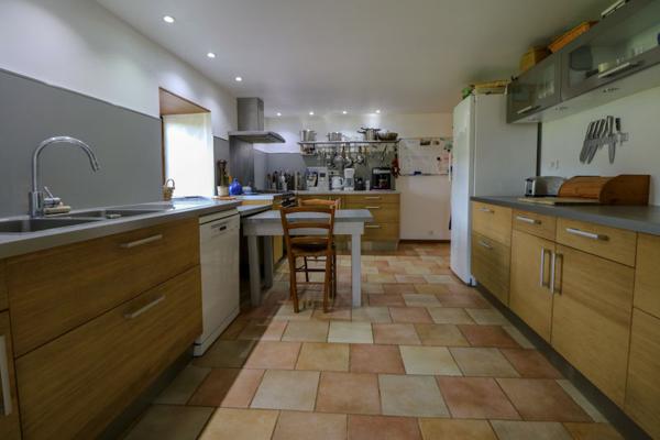 24110 - Domaine  538 m2! magnifiquement situé  dans les collines