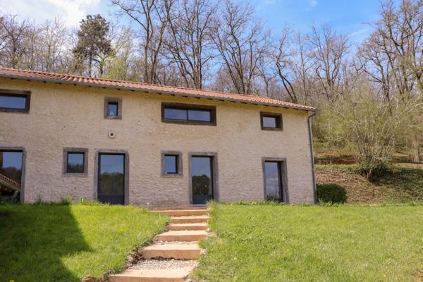 24110 - Domaine  538 m2! magnifiquement situé  dans les collines