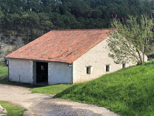 24110 - Domaine  538 m2! magnifiquement situé  dans les collines