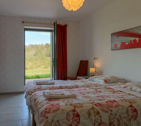 24110 - Domaine  538 m2! magnifiquement situé  dans les collines