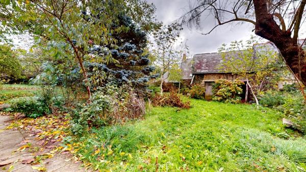 MAISON EN PIERRE + TERRAIN + DEPENDANCES