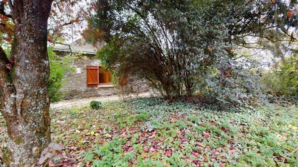 MAISON EN PIERRE + TERRAIN + DEPENDANCES