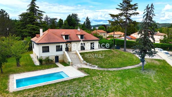 Maison à Cahors, 46000 - 9 pièces 255m²