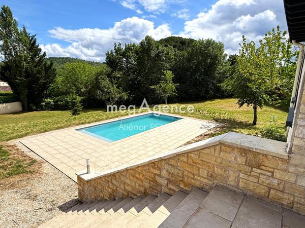 Maison à Cahors, 46000 - 9 pièces 255m²