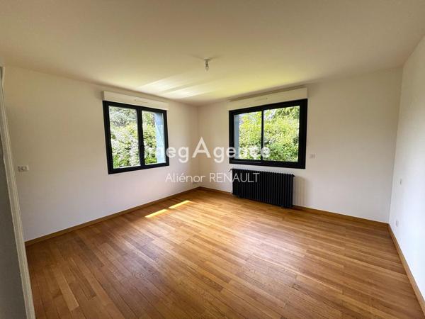 Maison à Cahors, 46000 - 9 pièces 255m²