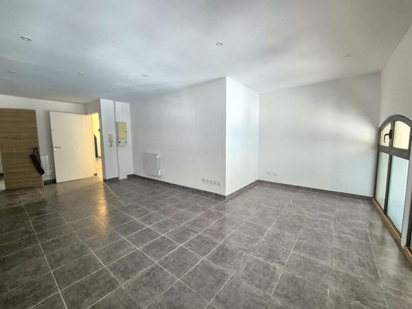 Appartement rénové avec ascenseur